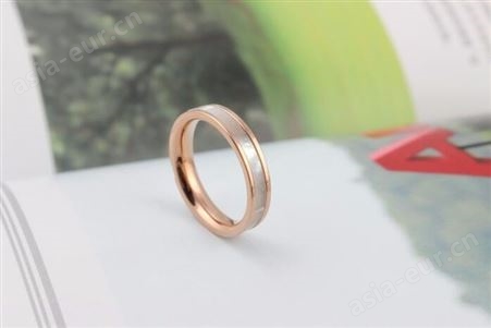 今泊二丨专业厂家生产镶贝壳镶钻18K玫瑰金色钛钢情侣戒指对戒 时尚对戒